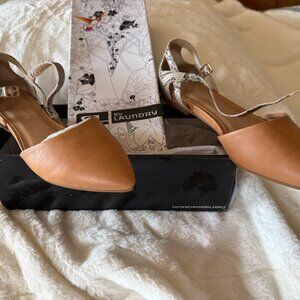 Women shoes by Chinese Laundry size 9.0